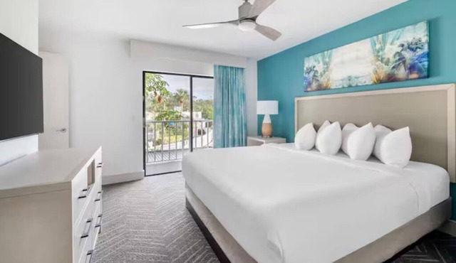 This Place Has Everything for a Great Trip! Outdoor Pool, Unit with Kitchen!