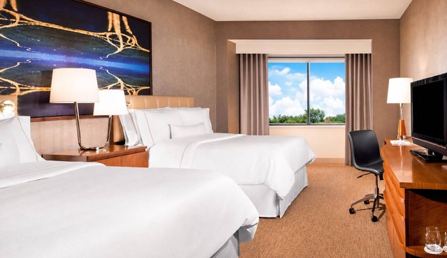 This Place Has Everything for a Great Trip! 3 Units, Outdoor Pool, Pets Allowed!