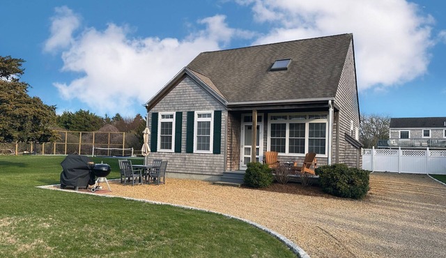 This Romantic Cottage is Simply a Cut Above -