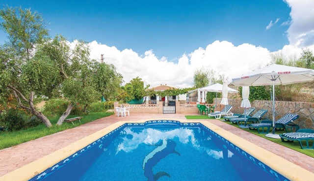 This rural cottage is completely renovated and is located just 5 minutes from the beautiful town of