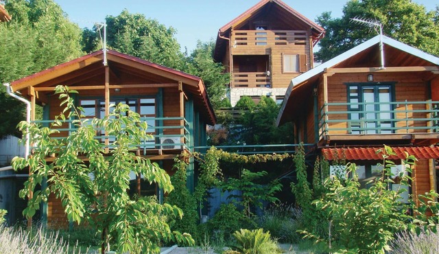 This small, but very cozy and welcoming cottage has space for up to five people.