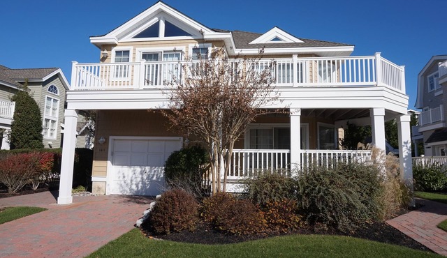 This south end beach block home just second back from the beach has plenty of room for the family to spread out