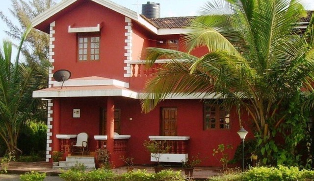 This spacious 3 bedroom villa is only 300m from the very beautiful Varca beach