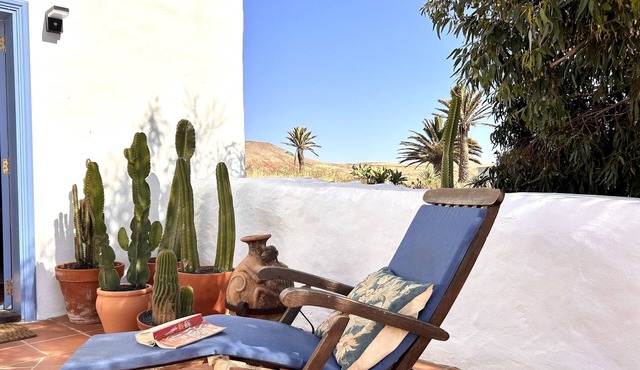 This sun-filled studio is sure to delight!
