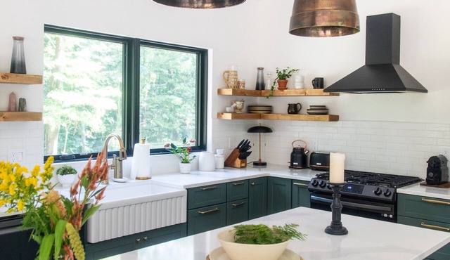 This uncommon accommodation is a nbrand new build. Central to all and private.
