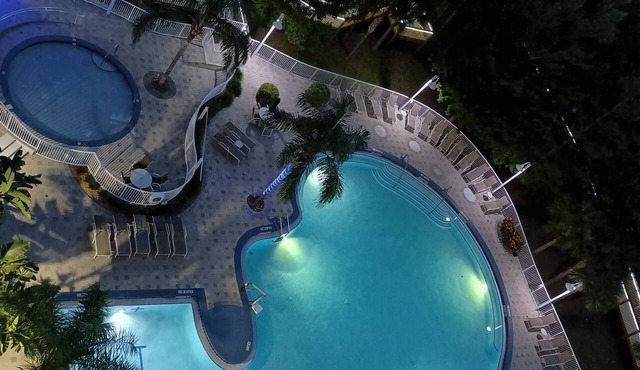 THIS WEEKEND MAY 27-JUN 4 AMAZING LARGE POOL LAKE FIREWORK 9:3PM 1 BDR 2 BTH 8FL