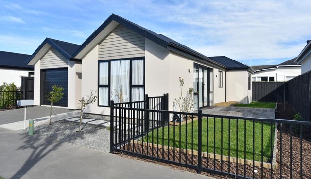 Thomas Townhouse - Christchurch Holiday Homes