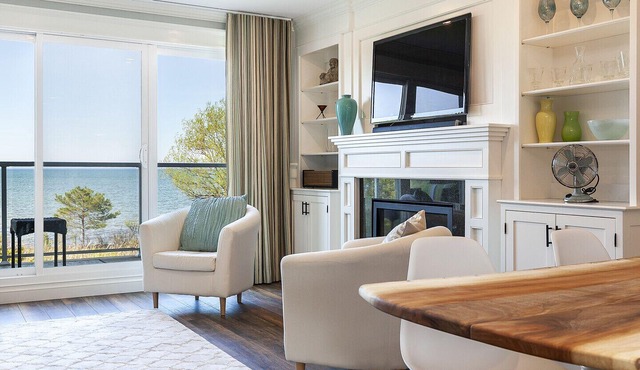Thoroughly sanitized - Luxury Waterfront Townhouse