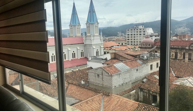 ★Three Bedroom Apartment with Awesome Views in the Heart of Cuenca.
