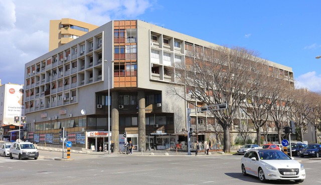 Three bedroom apartment with terrace Split (A-18120-a)