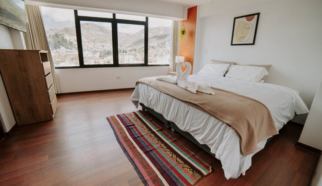 Three Bedroom Apartment w/Balcony Near the City Center in Cusco