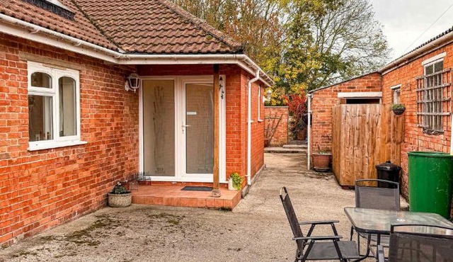 Three Bedroom Bungalow ideal for families or contractors Highbridge