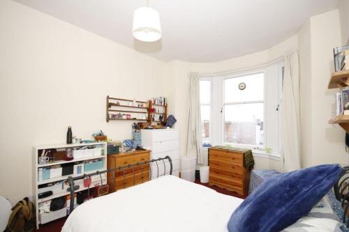 Three Bedroom Flat Glasgow West End