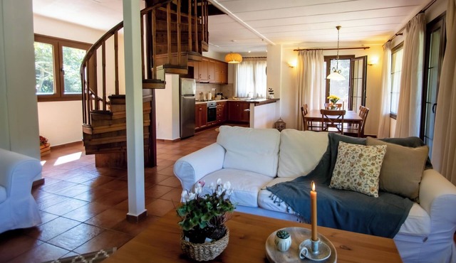 Three Bedroom fully equipped Villa-Apartment perfect and safe for families