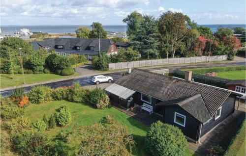 Three-Bedroom Holiday Home In Augustenborg