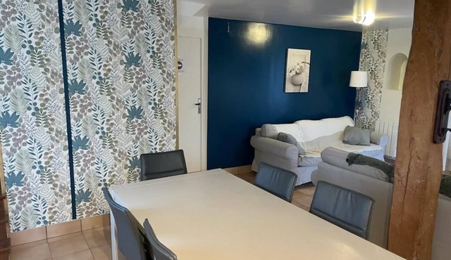 Three Bedroom House 8 beds