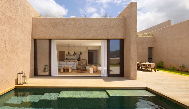 Three Bedroom Residence With Private Pool and Resort Access