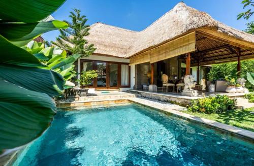 Three Bedrooms Elegant Home The White Door Villa