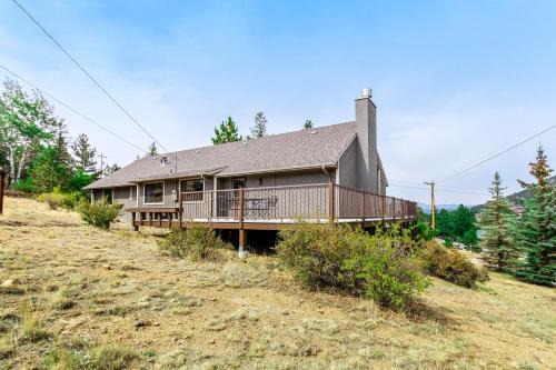 Three BR with Epic Mountain Views and Huge Deck!