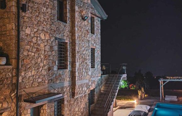 Three Dots Boutique Suites