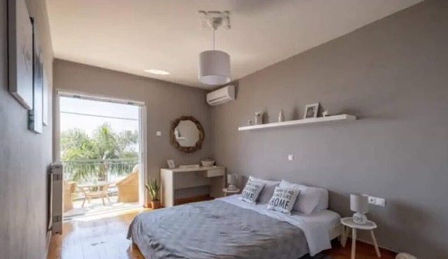 Three floor beach house with huge beautiful garden!
