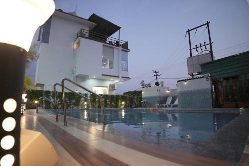 Three Heavens Corbett by MVS Hospitality