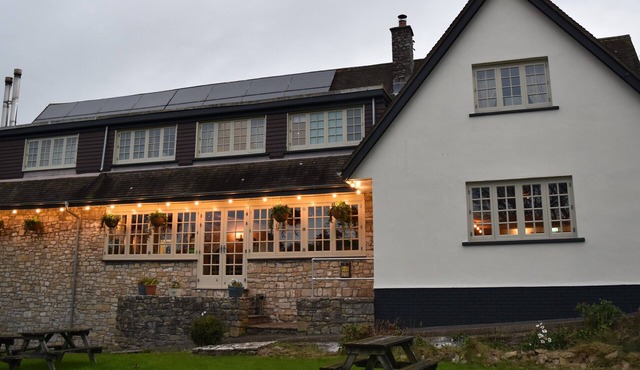 Three Horseshoes