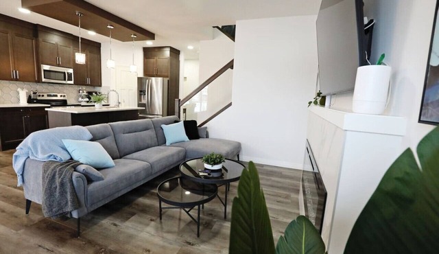 Three King Beds|Central A/C|Fireplace|Park|Disney+