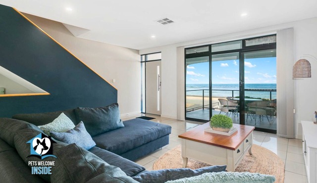 Three Level Esplanade Magic with Stunning Views