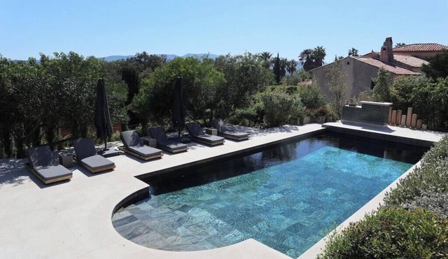 Three-level villa overlooking Saint-Tropez