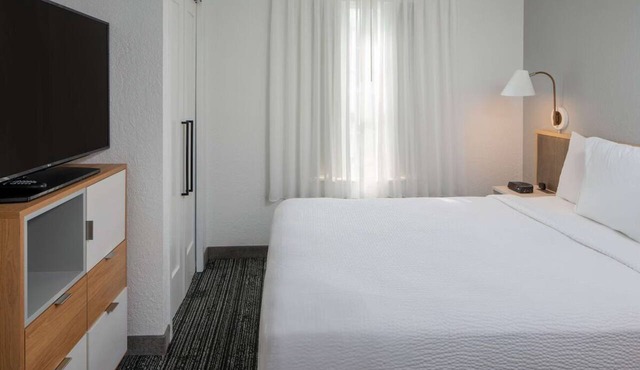 Three Modern 2BR Suites with Kitchen, Pet-friendly, Near Smithsonian Museum!