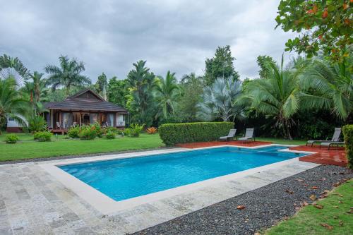 Three Monkeys Cahuita | Pool | A/C | BBQ