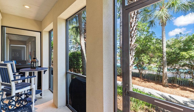 Three Pools, Steps to Beach, Dining and Shopping!