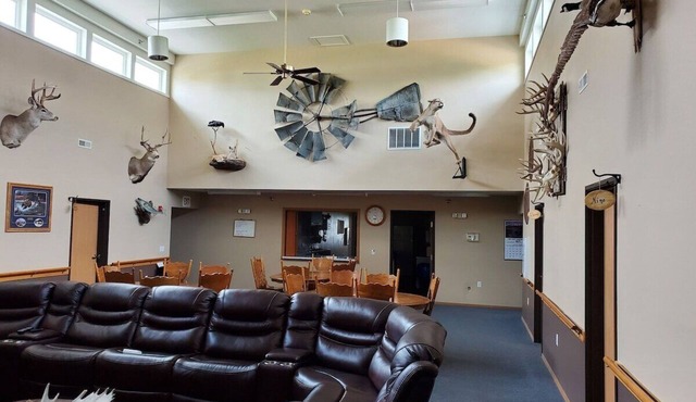 Three Rivers Lodge Room #12