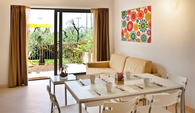 Three-room apartment with partial lake view