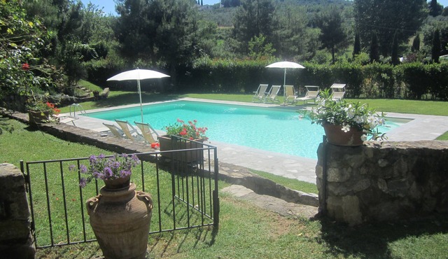 Three-room apartment, 80 square meters, 5/7 persons with swimming pool, 8 km from the center of Florence