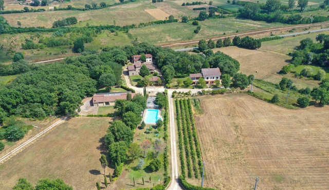 Three-room Apartment on the Outskirts of Chianti