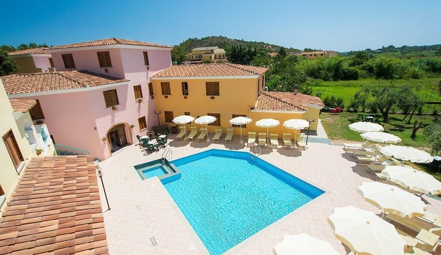 Three-room flat in Residence Cala Viola