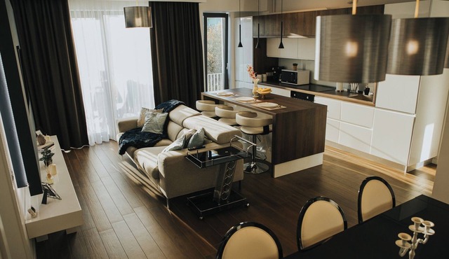 Three Rooms Luxury Apartment near Iulius Mall