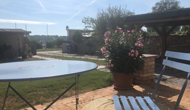 Three-star apartment right on the water on Werderinsel with its own terrace