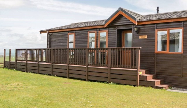 Three Views Lodge, Whitsand Bay