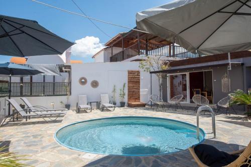 Three Waves Maisonettes by Cretanhouses