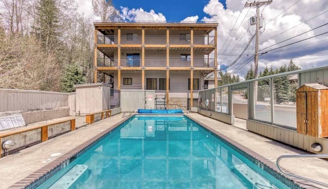 Thunderhead Lodge: Pool & Game Room Fun Top Floor