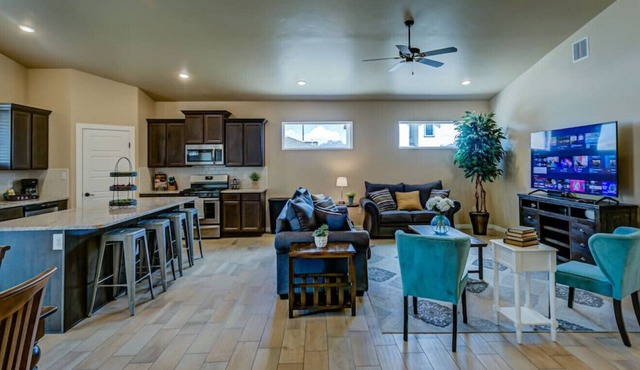 Thurston · New Desert Oasis - Relax and Enjoy