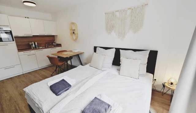 TiCasa BOHO - Zentral-Outlet-Balkon-Parkplatz-SmartTV-Unique