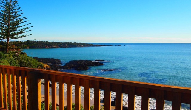 Tidal Whispers - Foreshore Beach House