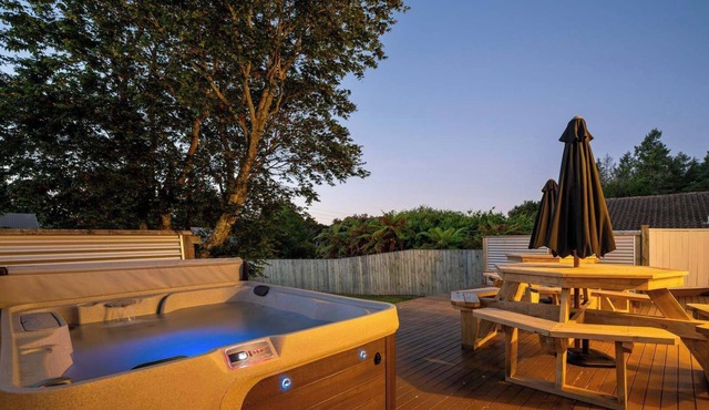 Tihi Time - Great Deck, Spa Pool & Games Room