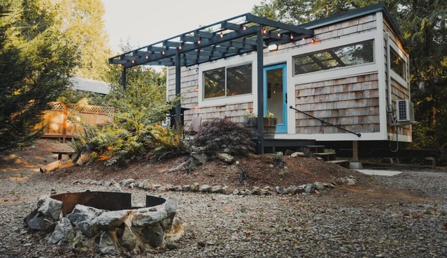 Tilton River Cozy Retreat w/Hot Tub! Firepit!
