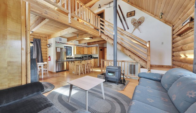 Timber Lodge Cabin – Secluded Sauna Retreat 3 Mins to the Slopes