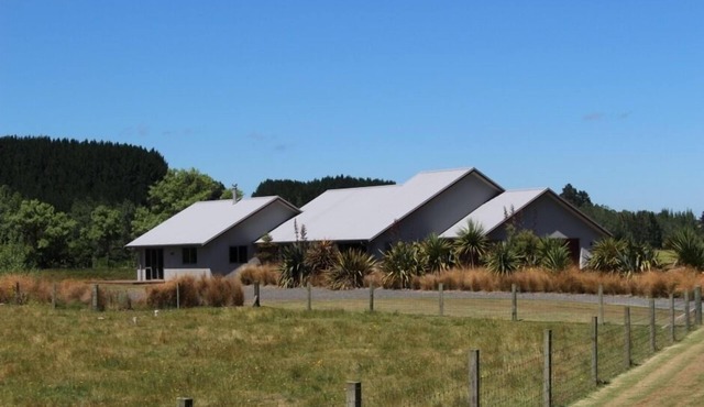 Timber Trail Accommodation, nice modern house